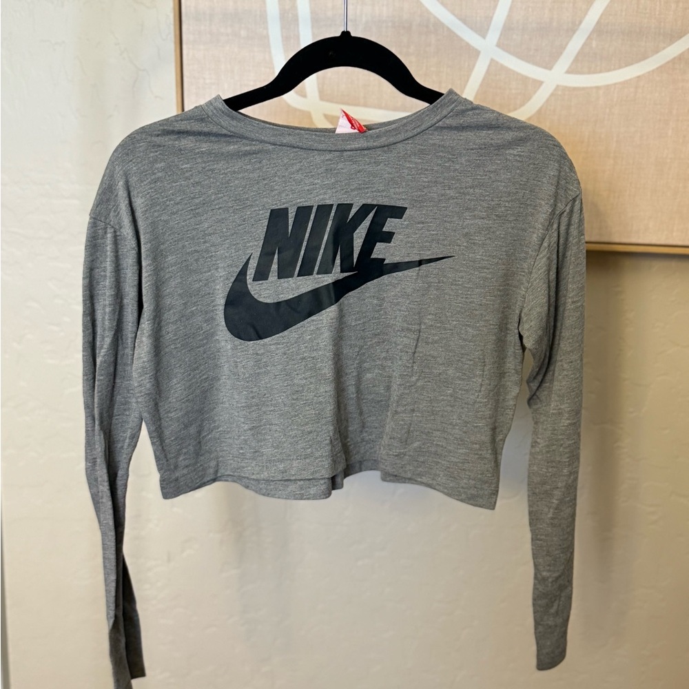 Nike Gray Long Sleeve Crop Graphic Tee